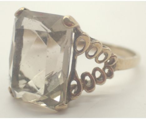 9ct yellow gold quartz set ring size M