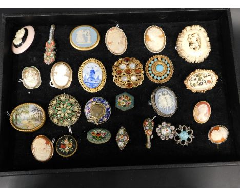 A quantity of vintage brooches, to include enamel hat, micromosaics, cameos etc. (one tray)