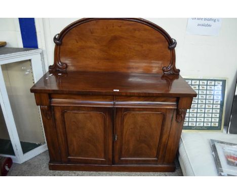 VICTORIAN MAHOGANY CHIFFONIER WITH ARCHED BACK OVER A BODY WITH TWO DRAWERS AND TWO PANELLED DOORS, 120CM WIDE