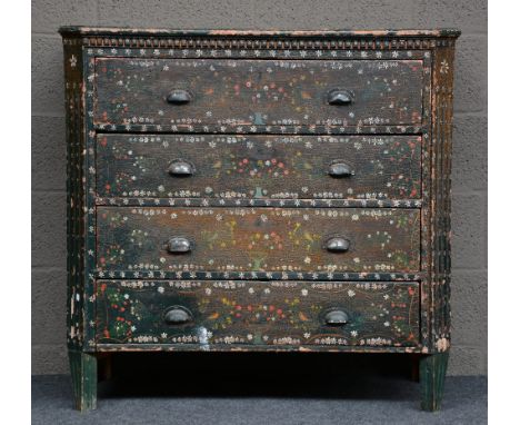 A 19thC painted pinewood commode, decorated with birds and flowers, H 89 - W 92,5 - D 49,5 cm 