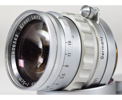 Leitz Summicron screw mount f=5cm 1:2 camera lens, serial number 1606569, circa 1958, with Leica lens cap