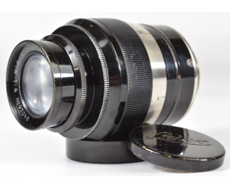 Leitz Elmar screw mount f=9cm 1:4 camera lens, serial number 97048 (likely pre 1931), with Leica lens cap