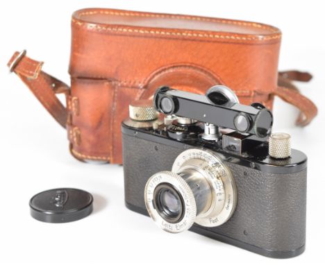 Leica Standard screw mount 35mm camera with black body, serial number 139928, circa 1934, Leitz Elmar 1:3.5 f=50mm lens, seri