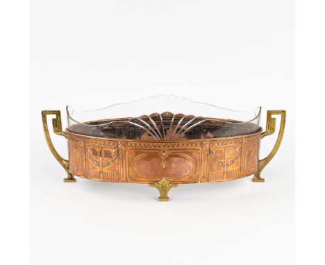 A copper jardinire with crystal bowl, art nouveau style. The first half of the 20th century.  Dimensions: (L:19 x W:46 x H:15