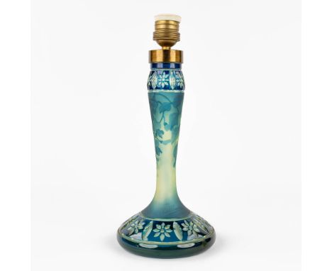 Val Saint Lambert, a pate de verre table lamp with green and blue floral decor. Signed.  Dimensions: (H:32 x D:14 cm)