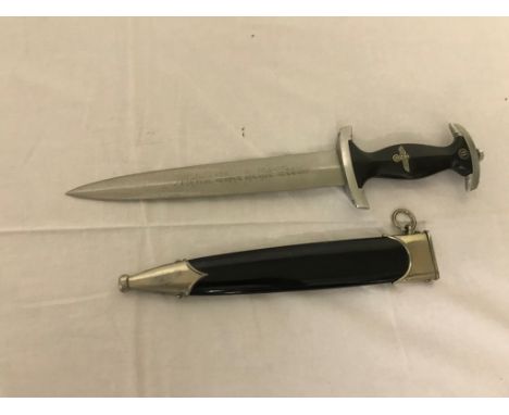 WWII German SS Dress Dagger and sheath, marked "RZM 1052/38 SS" For Pumawerk Lauterjung & Sohn Solingen. CONDITION REPORT: In