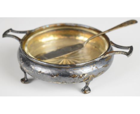  Albert Edward Jones George V hallmarked silver twin handled butter dish with cut glass liner, raised on four feet with Arts 