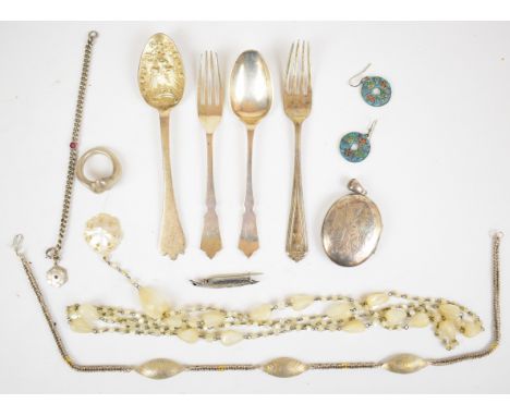 A collection of jewellery including Victorian locket, bespoke silver ring (29g, size U), silver and gold necklace with swirl,