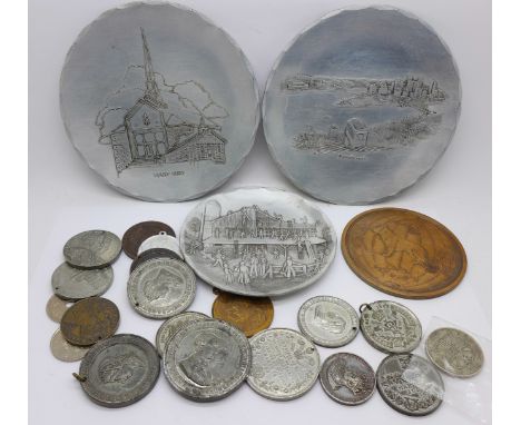 Commemorative medallions, three Wendell August pewter dishes and a silver 100 pesetas coin 