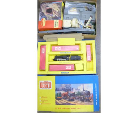 A Hornby Dublo part train set and Hornby Tri-ang train accessories including R.576 Tunnel 