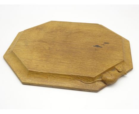 Thompson of Kilburn Mouseman oak bread board with carved mouse signature 30cm x 25cm Condition Report & Further Details Click