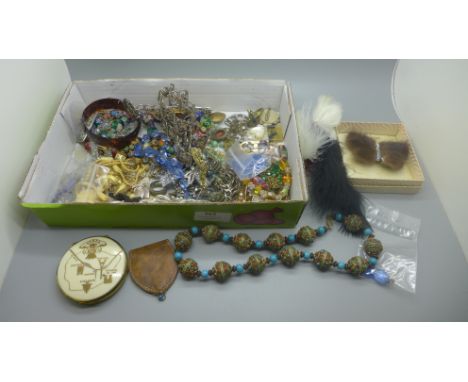 A tray of costume jewellery, compact, plated belt, etc. 