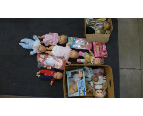 Eleven vintage dolls including Cabbage Patch, Charming Diana, Baby Sharon and Crawling Donna, one has additional vintage clot