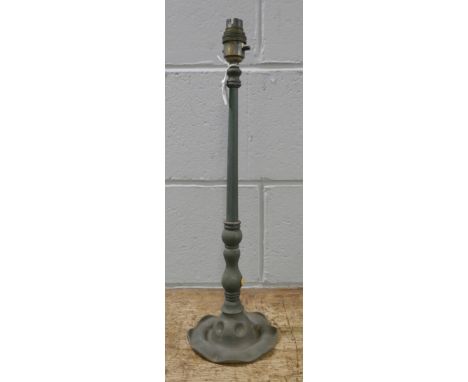 An Edwardian brass table lamp, 50cm 