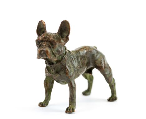 A small bronze figure of a French bulldog H. 6cm.