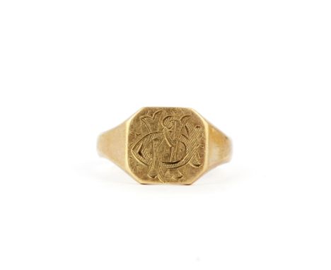 A hallmarked 9ct yellow gold signet ring, (T), approx. 5.2gr.&nbsp;