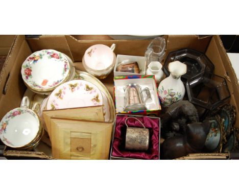 A collection of miscellaneous items to include modern Aynsley vase in the Pembroke pattern, Hammersley part tea service, wash