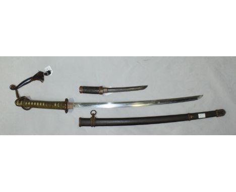 A WW2 Imperial Japanese Shin-Gunto sword, with 24" polished blade (good), plain Habaki, foliate-pierced Tsuba, cloth-bound Ts