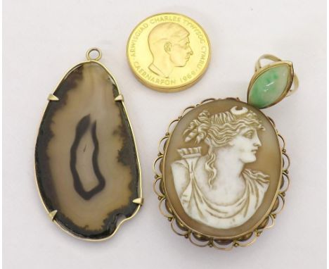 14k jade single stone marquise shaped ring, ring size L; gold mounted cameo brooch, 56mm x 46mm, agate pendant and a 1969 Pri