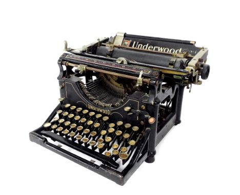 Vintage Underwood typewriter, 9" high