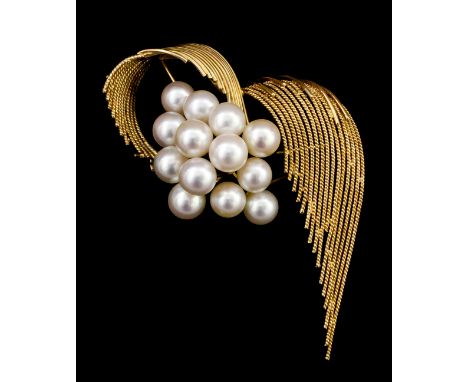 A modern 14k gold mounted cultured pearl set spray pattern brooch,set to the centre with thirteen cultured pearls, 7.5mm diam