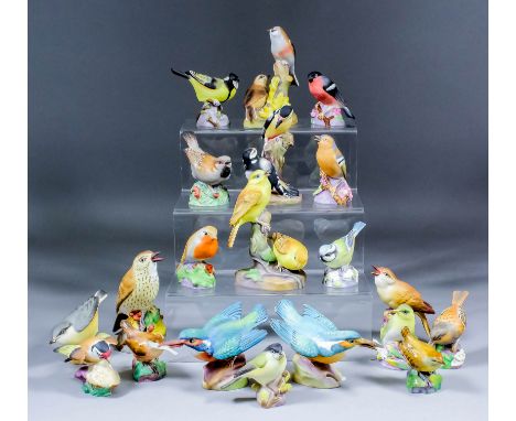 A small collection of Royal Worcester bone china bird models, including - "Wren" (3195), 2ins high, "Kingfisher" (3235), 3ins