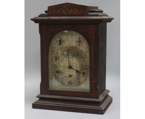 An Edwardian chiming mantel clock