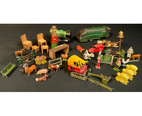 Toys &amp; Juvenalia - a novelty tinplate and clockwork Charlie Chaplin toy, the base marked 'FOREIGN', 13cm high, unboxed; a
