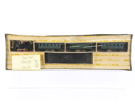 Rivarossi early Continental Passenger Train Set Ref 1 RR/B, with post-it label indicating 1959 production, containing generic