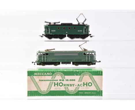 Hornby AcHO HO Gauge BB Twin Pantograph Electric Locomotives, 638 SNCG light green BB16009, in original box and unboxed SNCF 