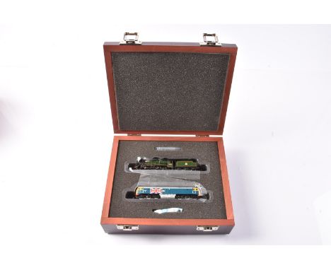 Bachmann N Gauge Silver Anniversary Box Set,  a wooden cased set (with outer card box), 370-2014, comprising Jubilee Class st