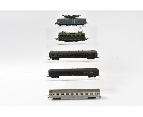 French HO Gauge Electric Locomotive and Coaches, all unboxed an SNCF twin pantograph locomotive 88-12001  in blue livery by S