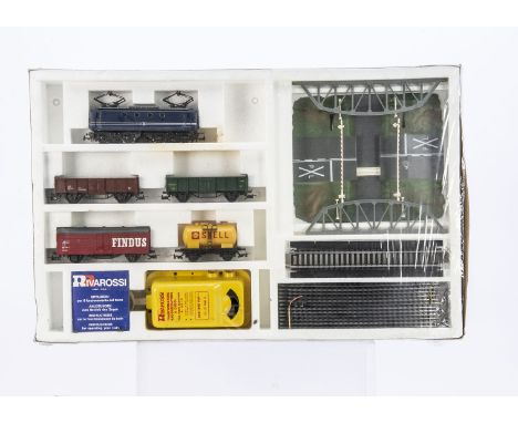 Rivarossi HO Gauge 1042 Goods Train Set,  comprising blue twin Pantograph 1116 Bo-Bo Electric Locomotive, FS green and brown 