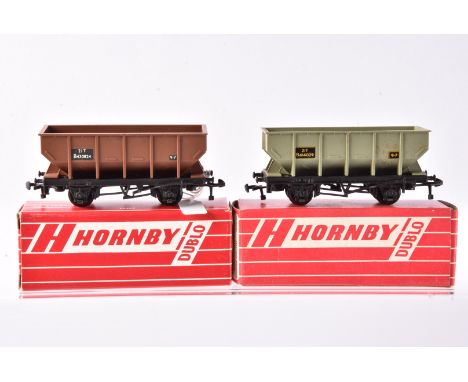 Hornby-Dublo OO gauge 2-Rail late issue Hopper wagons, 4643 21-Ton brown Hopper and 4644 21-Ton grey Hopper, both in original