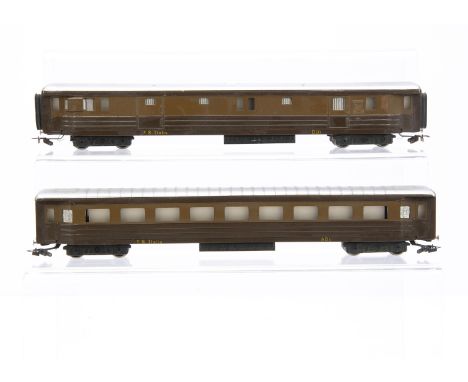 Rivarossi early production Italian State Railways (FS) Duz Baggage/Post Car and Abz Passenger Coach, the Bakelite bodies each