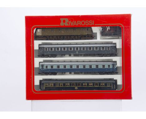 Rivarossi HO Gauge 0418 FS Rapido R 51 Passenger Train pack,  comprising FS brown Twin Pantograph 4-4-4-4 E428 143 Electric L