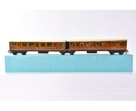 Hornby-Dublo OO Gauge Post-War 3-Rail LNER Articulated Coaches, Brake Third and all Third articulated coaches with centre bog