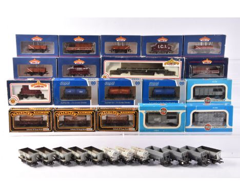 Bachmann Dapol Mainline and  Lima OO Gauge Goods Rolling Stock, Bachmann, 33-301 Toad Brake Vans (2), 33-083 BR China Clay op