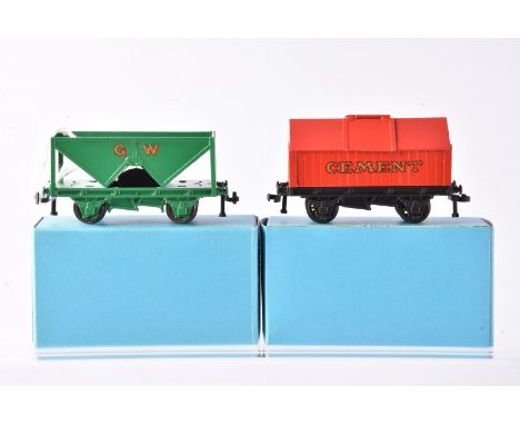 Hornby O Gauge type wagons recreated in miniature by Brian Huxley in the style of Hornby-Dublo OO Gauge 3-Rail, GW green Hopp