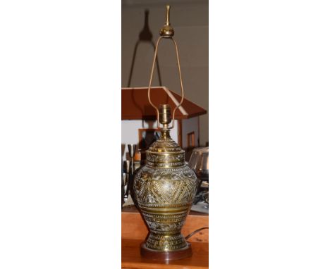 Indian brass baluster shaped table lamp   Condition: 