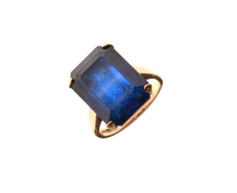 9ct gold dress ring set emerald cut blue coloured stone, size L   Condition: 