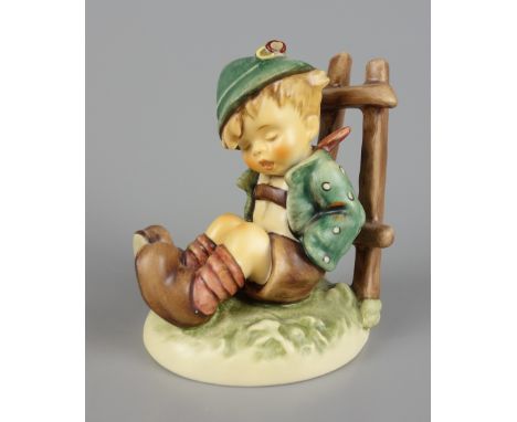 Der kleine Träumer, Helmut Fischer für Hummel, 2000 H.9cm, am Boden mit geprägter Modell-Nr. 836 und Jahreszahl 2000