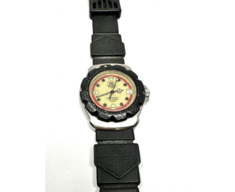 TAG Heuer Formula 1 Quartzgents 35mm Professional WA1211 200 Meters Quartz not ticking possibly needs new battery