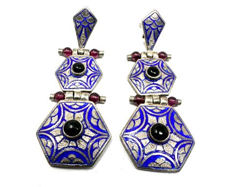 Vintage silver &amp; enamel with garnet earrings measure approx 5cm drop