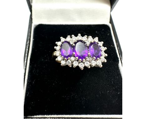 9ct gold amethyst &amp; white gemstone ring weight 3.8g