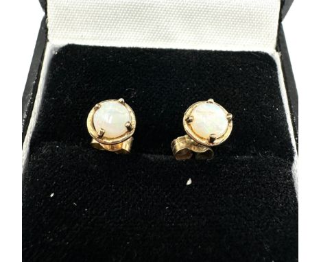 9ct gold opal earring weight 1g