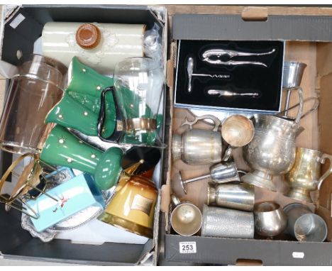 A mixed collection of items to include - silver plated tankard, pewter similar item, boxed Wedgwood corkscrew set advertising