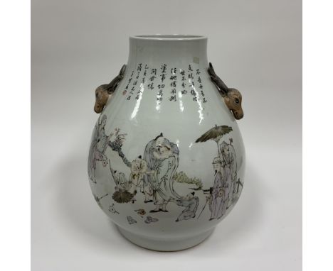 A hu-shaped "Qianjiang cai" porcelain vaseChina, Republic Period, Guangxu (1875 - 1908)The vase is decorated using the "Qianj