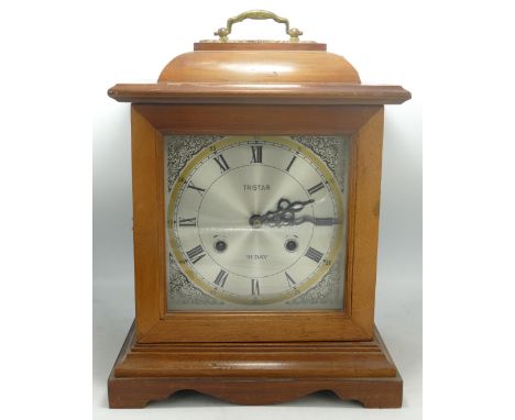 Tristar oak cased mantel or bracket clock, height 37cm 