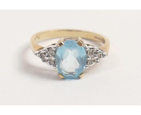 9ct gold ring set with oval aqua stone,size M,2.6g. 